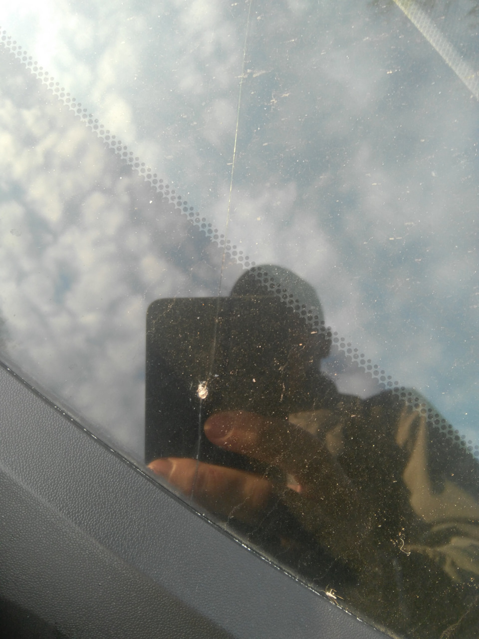 Замена лобового стекла — Mazda 3 (1G) BK, 2 л, 2007 года | визит на ...