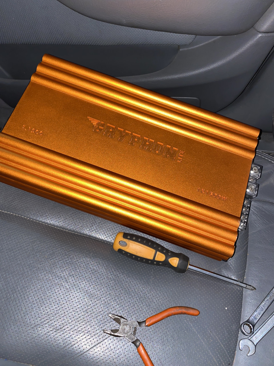 Саб играет сам по себе — DRIVE2