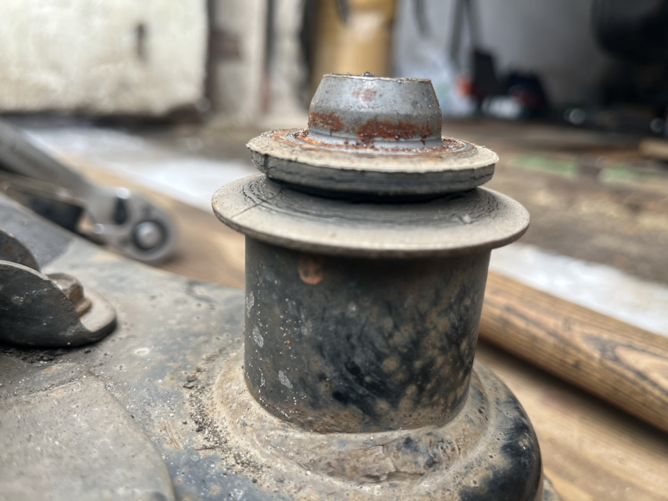 Замена сайлентблоков переднего подрамника — Nissan X-Trail II (t31), 2 ...