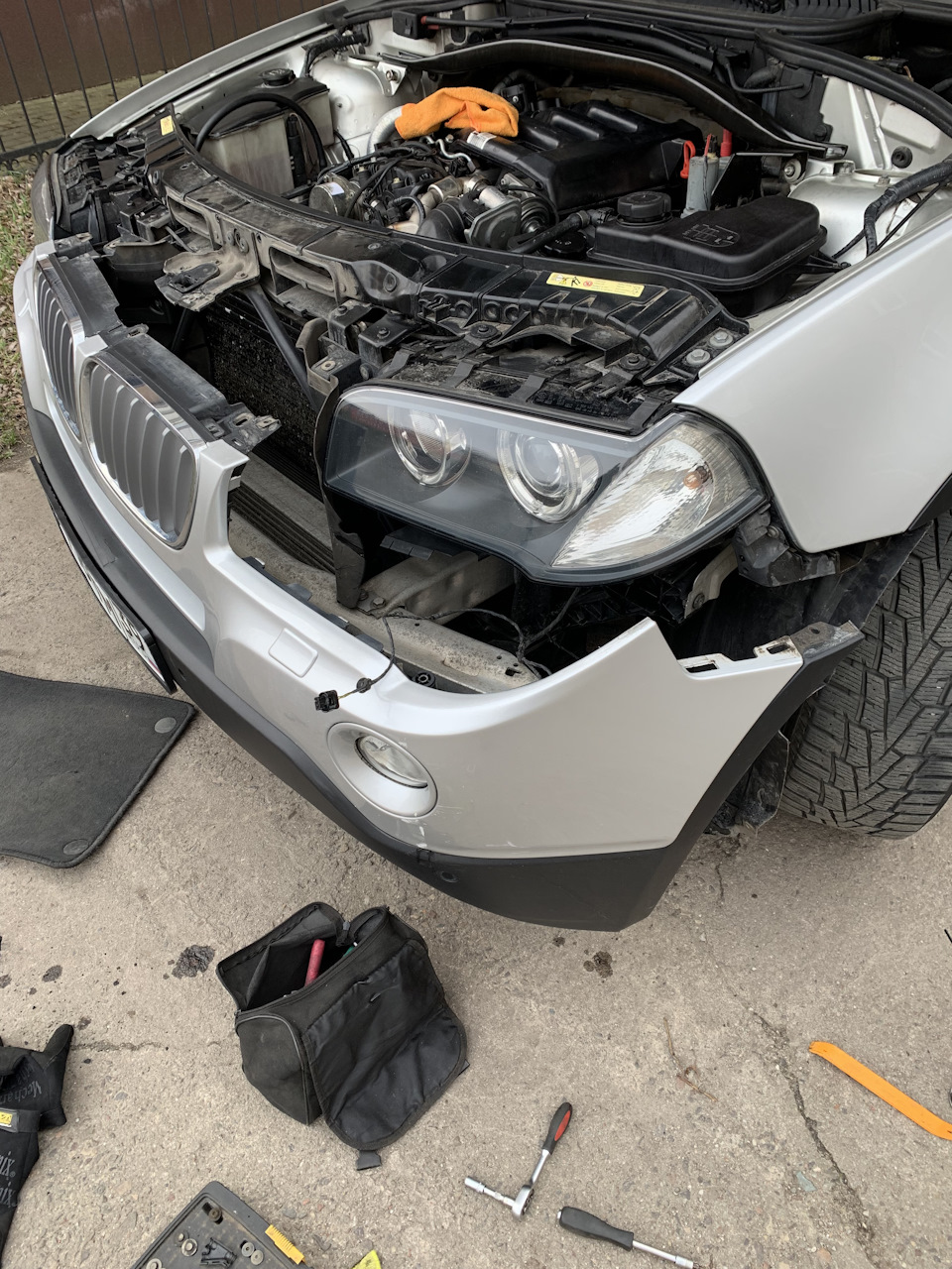 Замена переднего парктроника и ещё попутно немного з.ч — BMW X3 (E83), 3 л,  2007 года | своими руками | DRIVE2