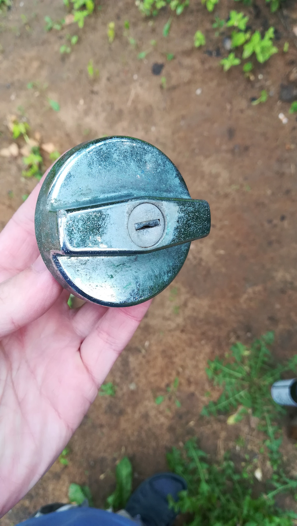 Покрасил крышку горловины бензобака — ИЖ 27175, 1,6 л, 2008 года ...