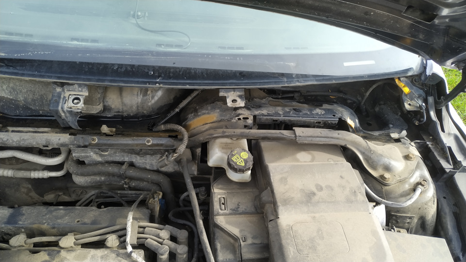 Трапеция дворников — Ford Focus II Sedan, 1,6 л, 2009 года | поломка ...