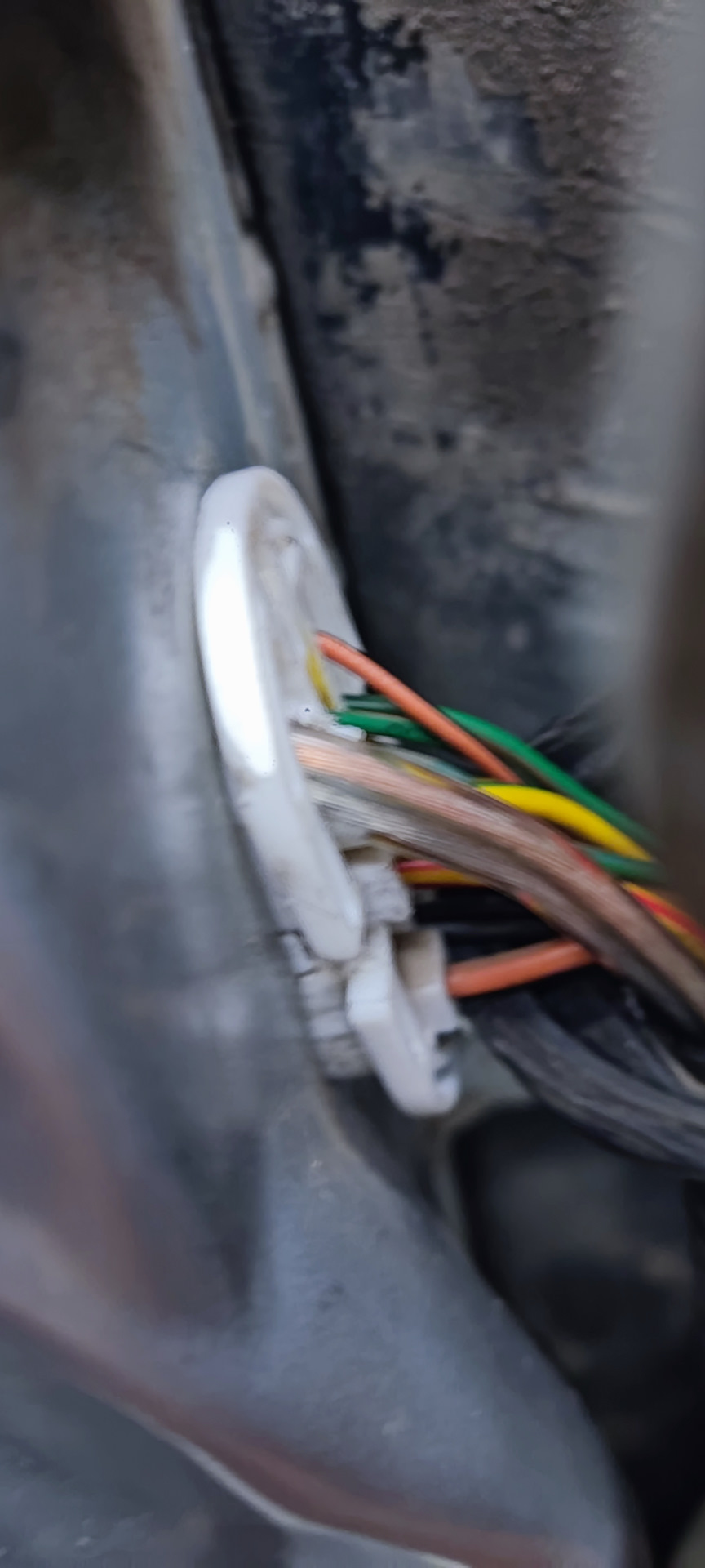 #3 протяжка акустических проводов в двери — KIA Spectra, 1,6 л, 2007 ...