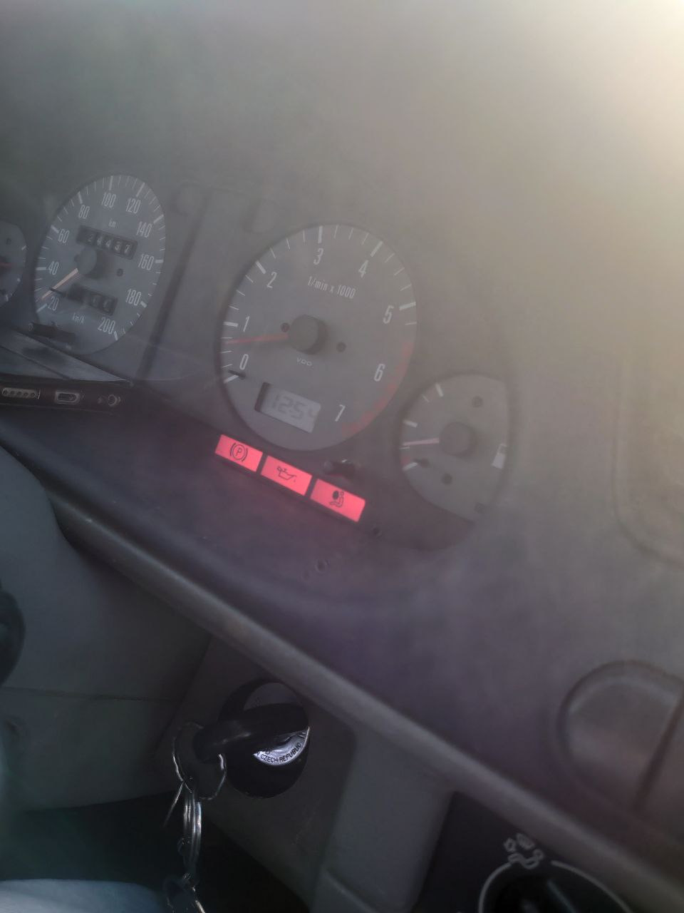 Загорелась лампочка масла — Skoda Felicia, 1,6 л, 1998 года | поломка ...