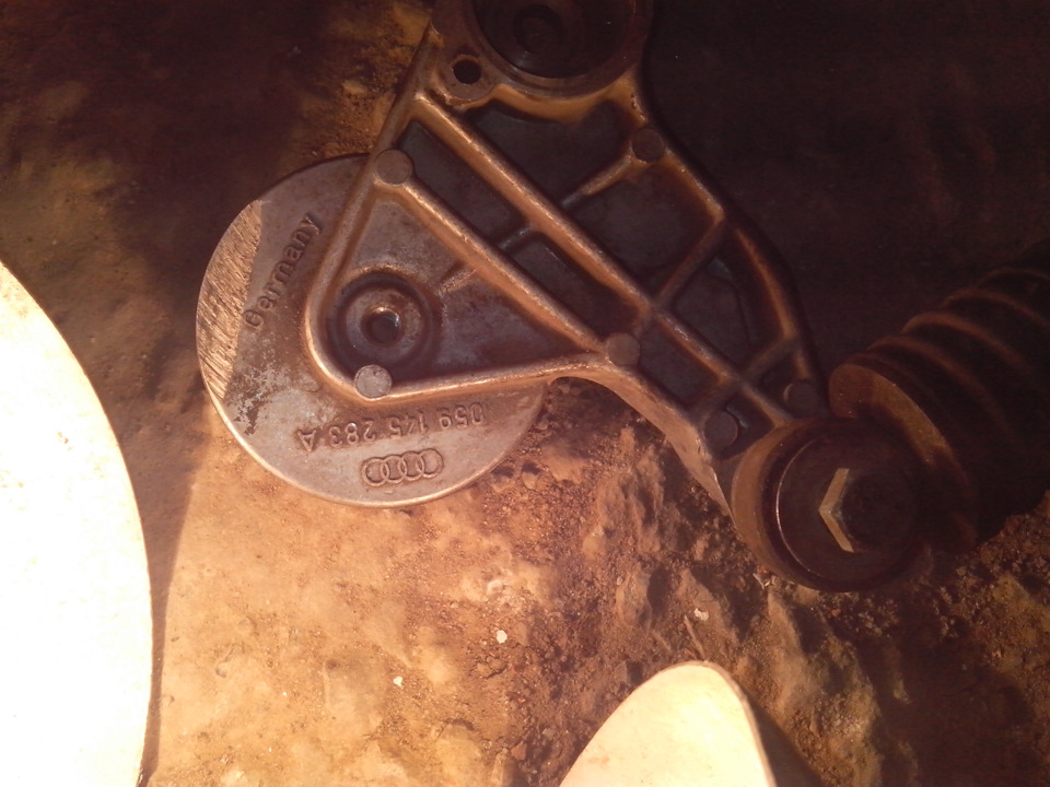 Ремонт и переделка натяжителя ремня. — Audi A6 (C5), 2,5 л, 1998 года ...