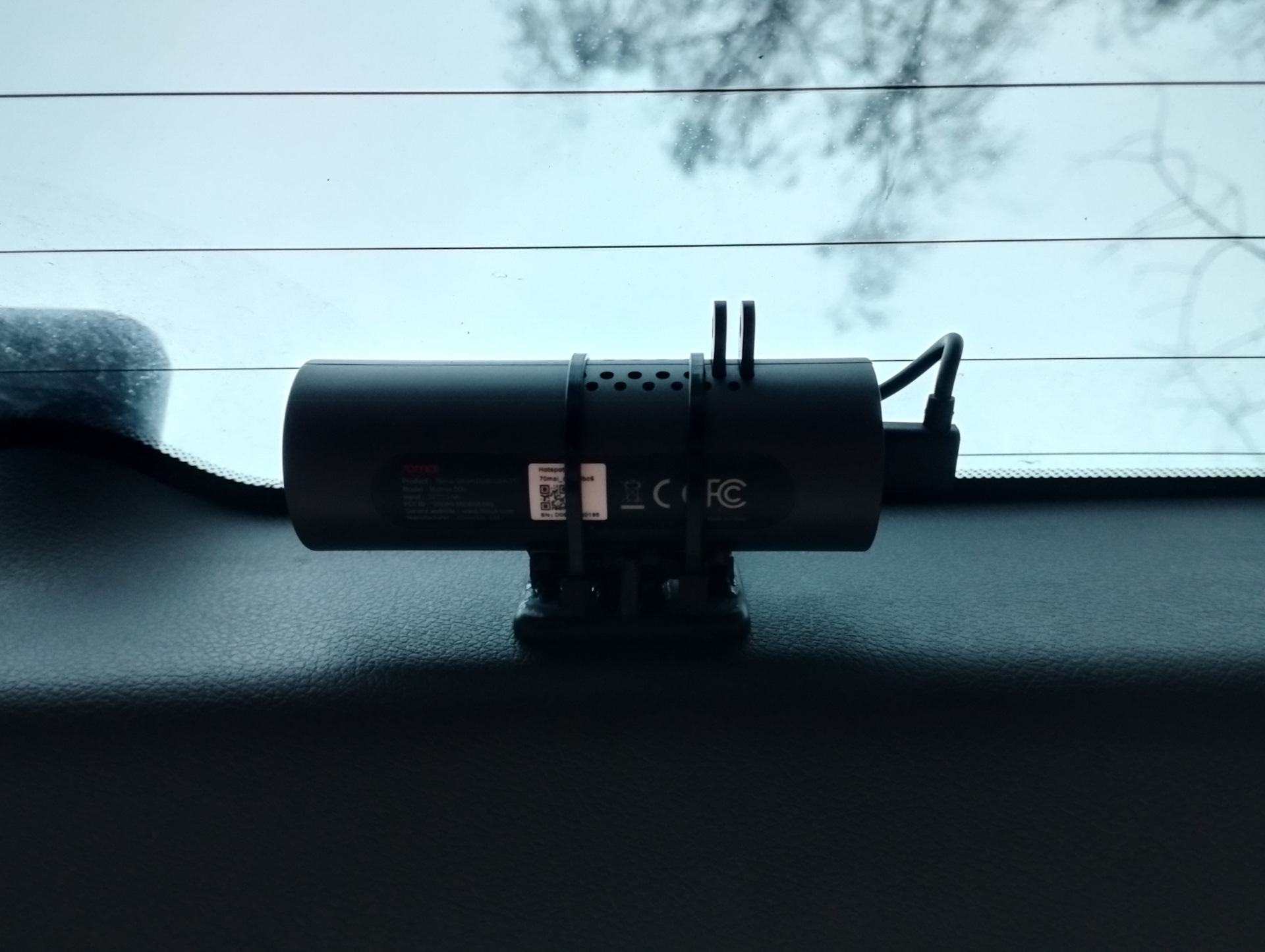 Установка заднего видеорегистратора без протяжки проводов по салону ...