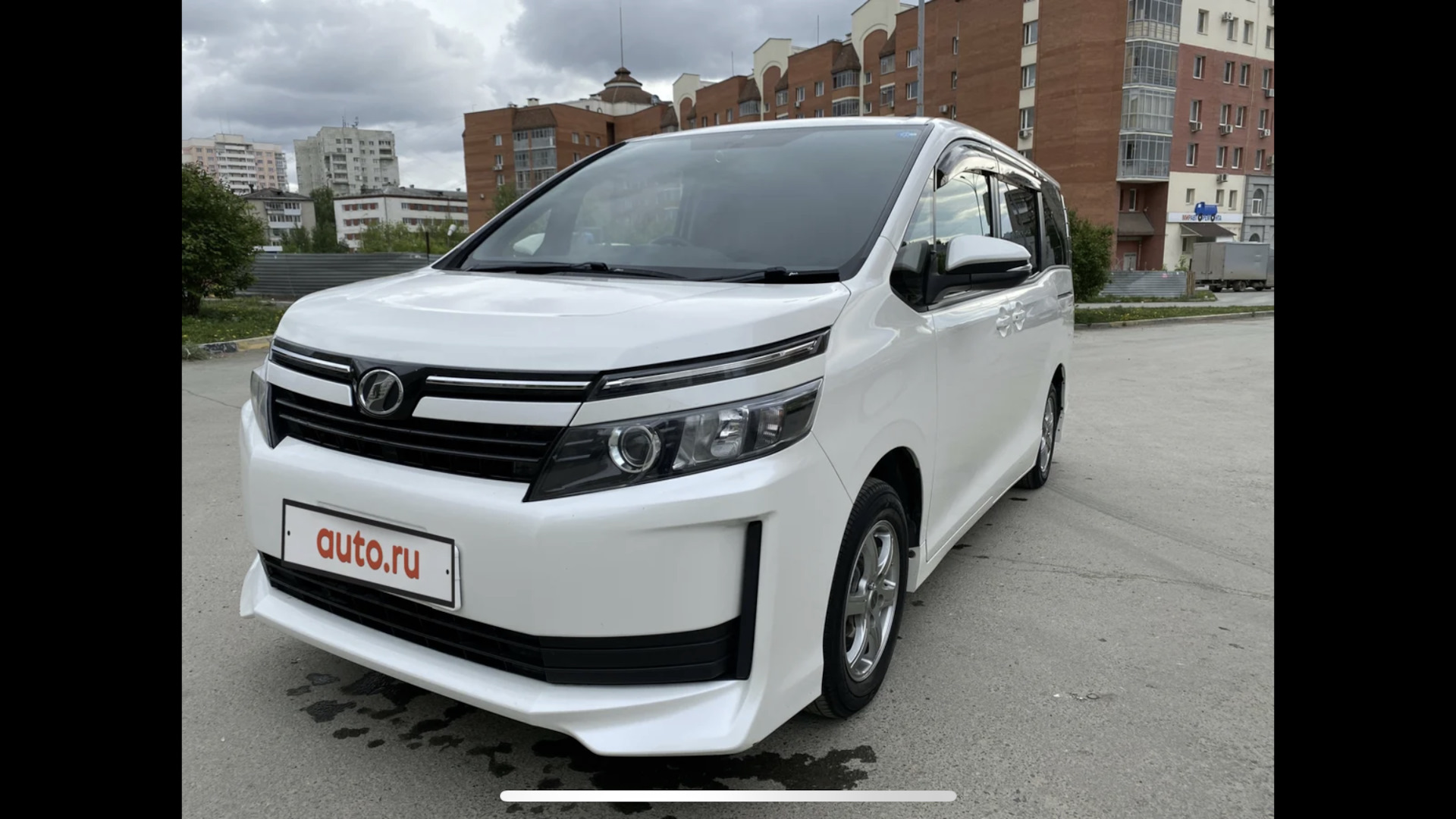 Toyota Voxy (3G) 2.0 бензиновый 2015 | на DRIVE2