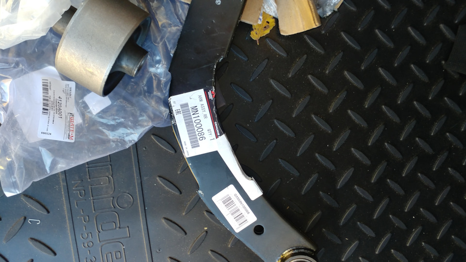 Замена сайлентблоков из задних продольных рычагов, замена поперечного ...