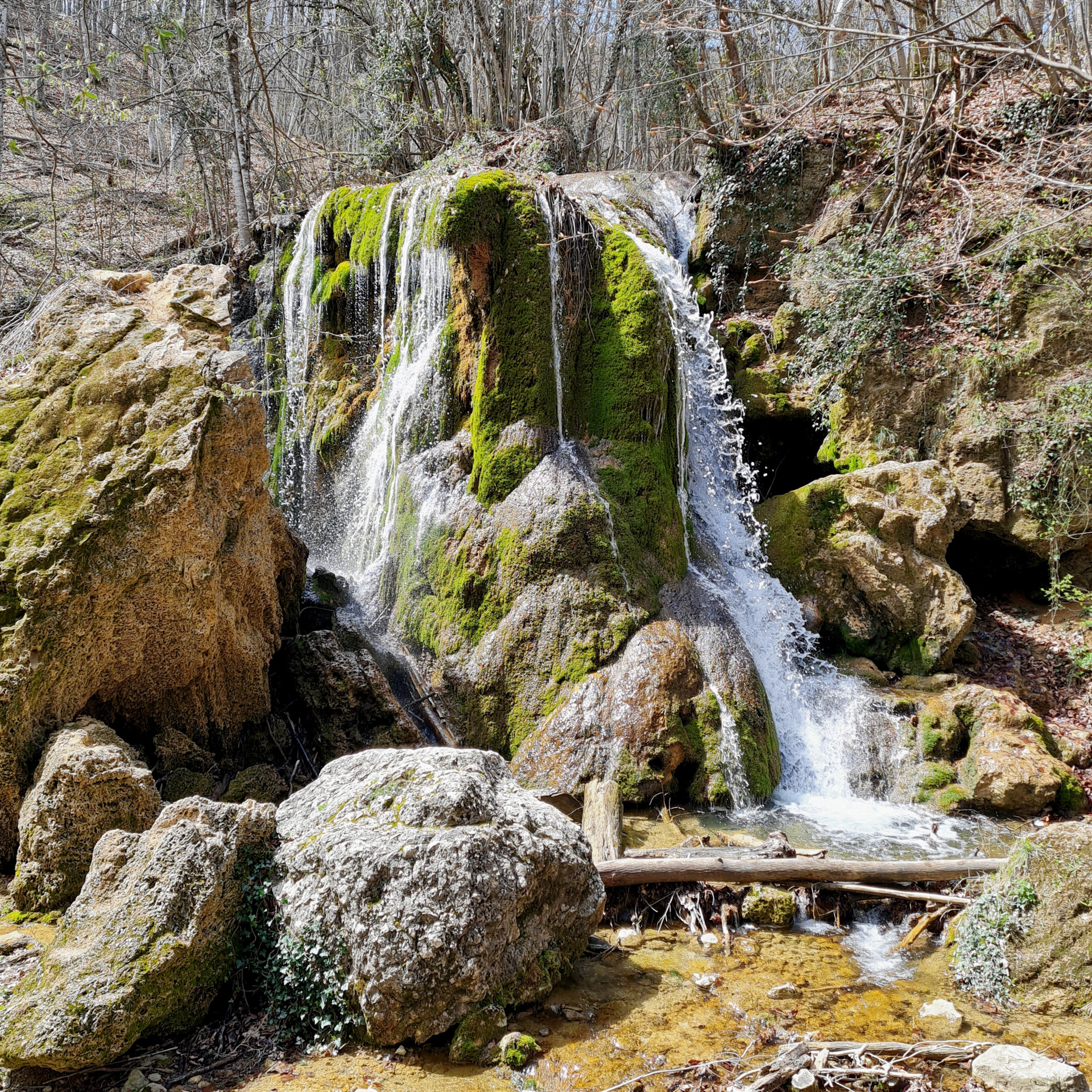 Серебряные струи водопад в Крыму 2021