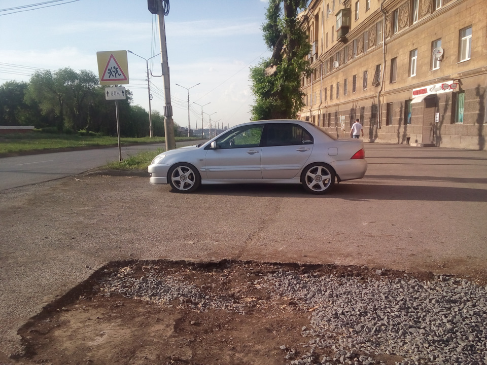 Вид сбоку — Mitsubishi Lancer IX