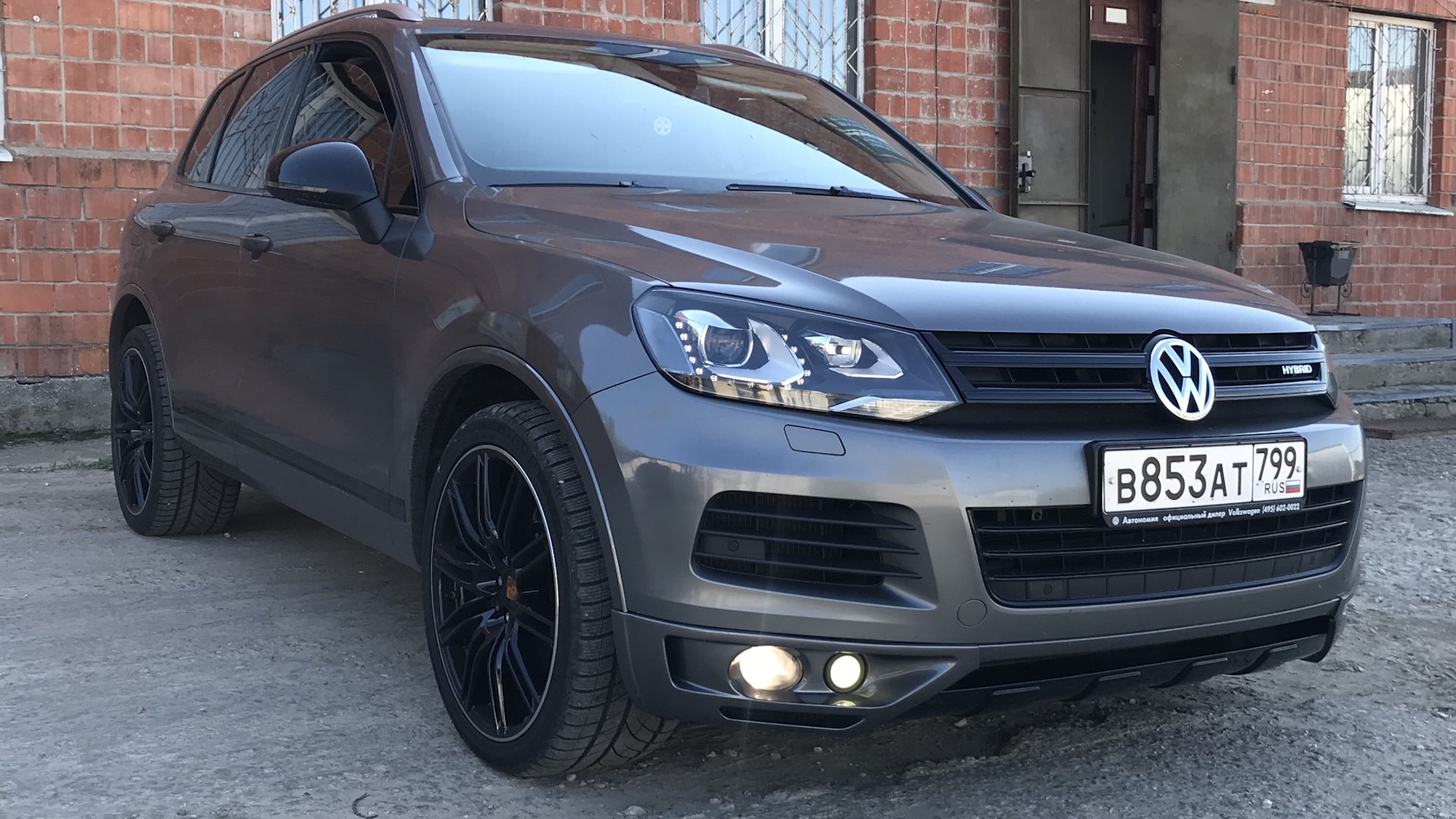 Матовый Volkswagen Touareg 2013