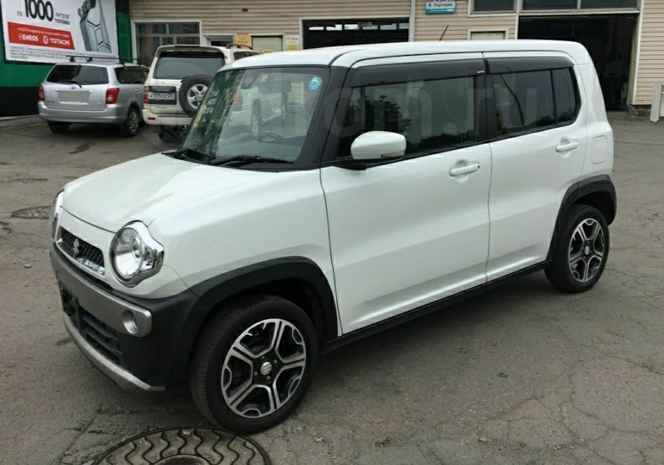 Белый хастлер. Suzuki Hustler 2014. Suzuki Hustler 1g. Suzuki 0.7 Hustler. Сузуки хастлер белый.