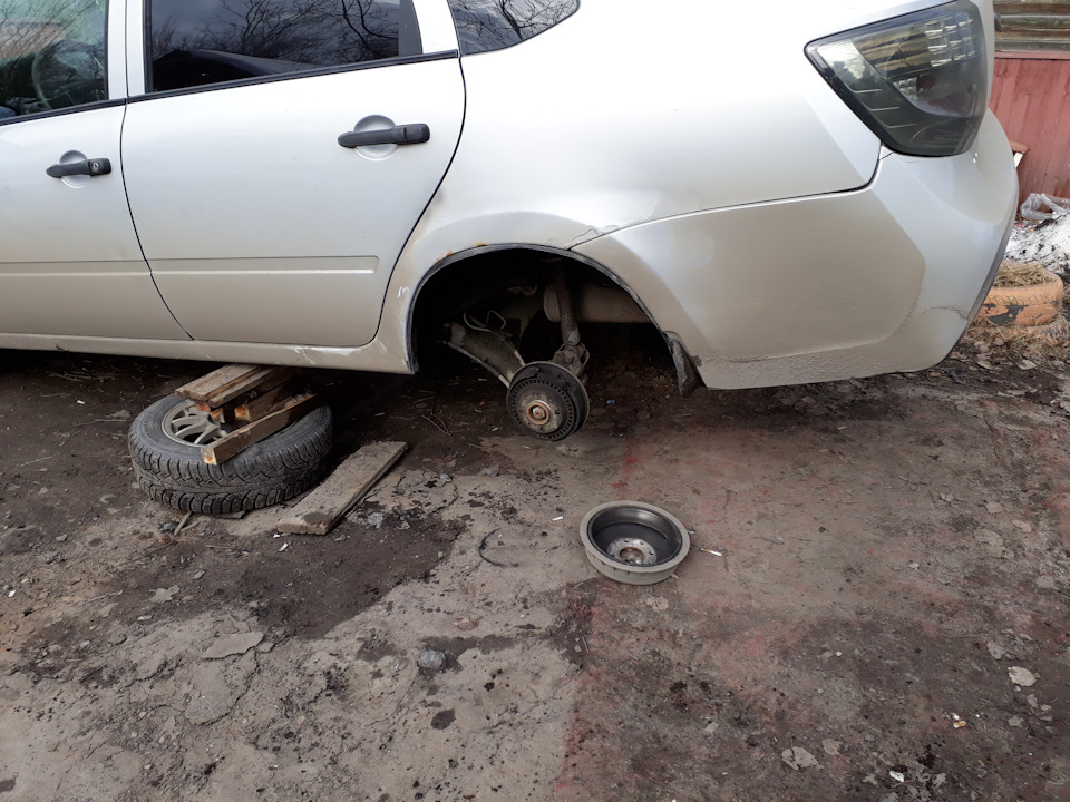 Ревизия задних тормозов Гранта (Замена колодок, цилиндриков, тросов ...