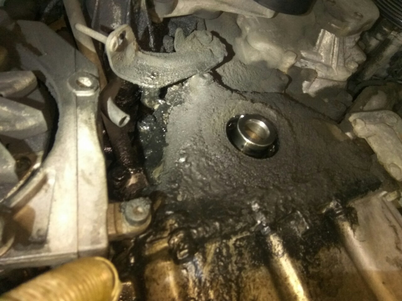 Крышка передней плиты OM501 б/у для Mercedes-Benz Actros 1 96-02 купить в Екатер