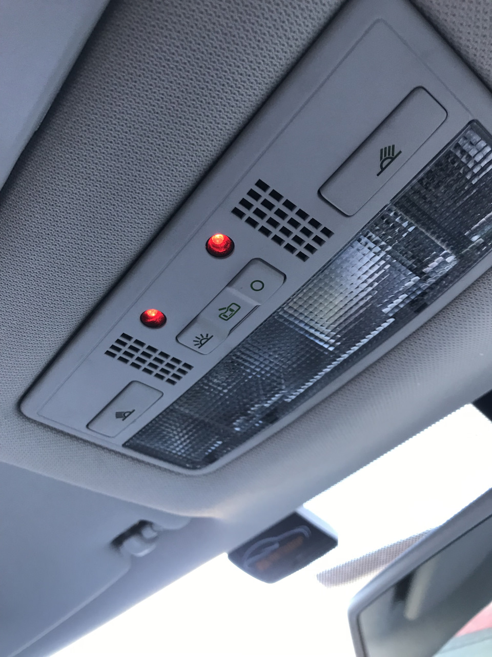 Плафон салона от SuperB — Skoda Octavia A5 Mk2, 1,8 л, 2011 года ...
