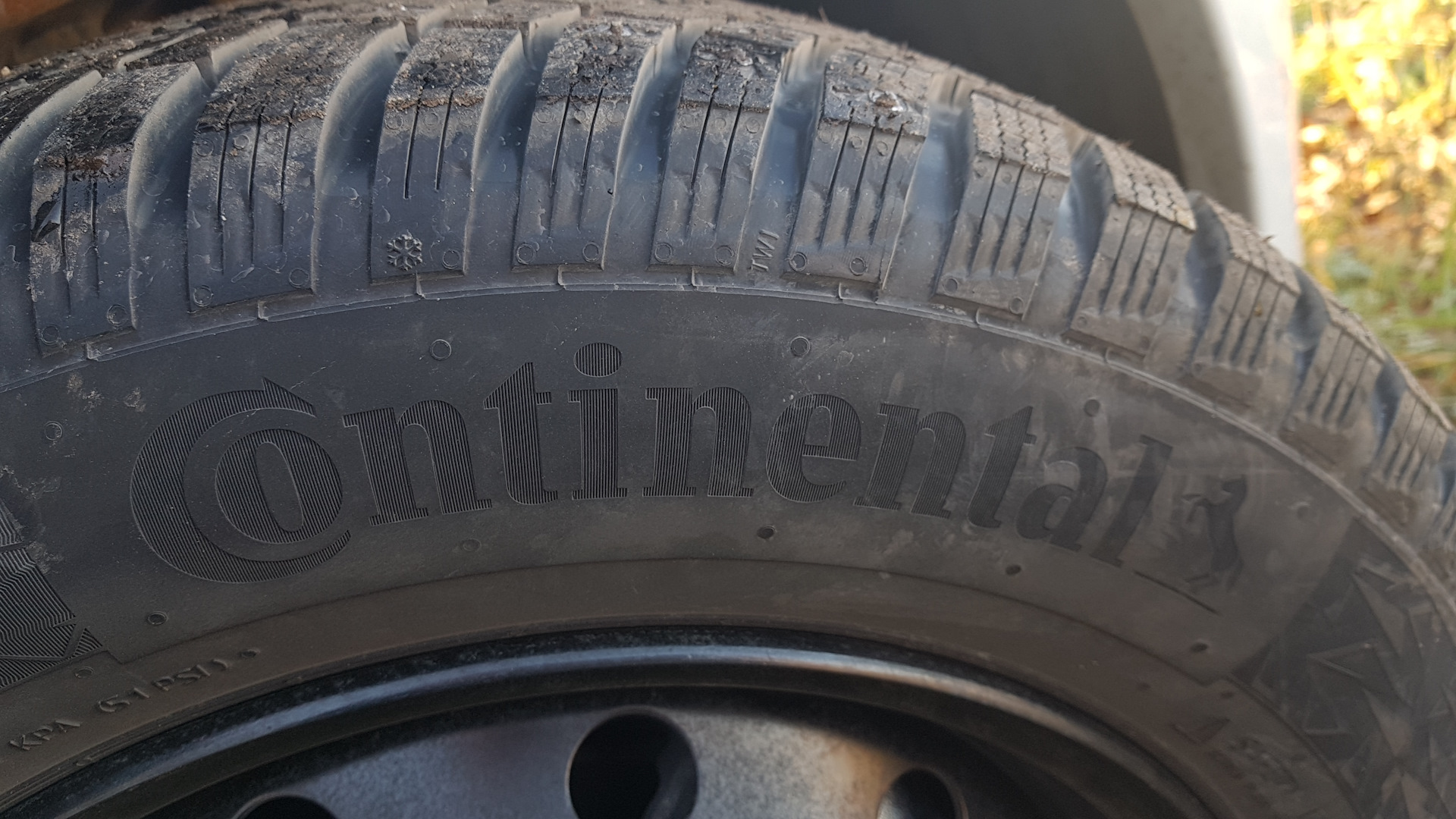 Резина континенталь r15. Continental ICECONTACT 195 65 r15. Резина Continental Ice contact 3 r15. ICECONTACT 3. ICECONTACT 2 175 65 r14.