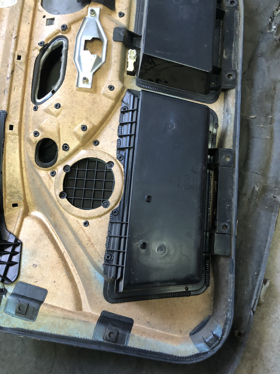 Ремонт дверной карты — BMW 5 series (E39), 3,5 л, 1999 года | своими ...