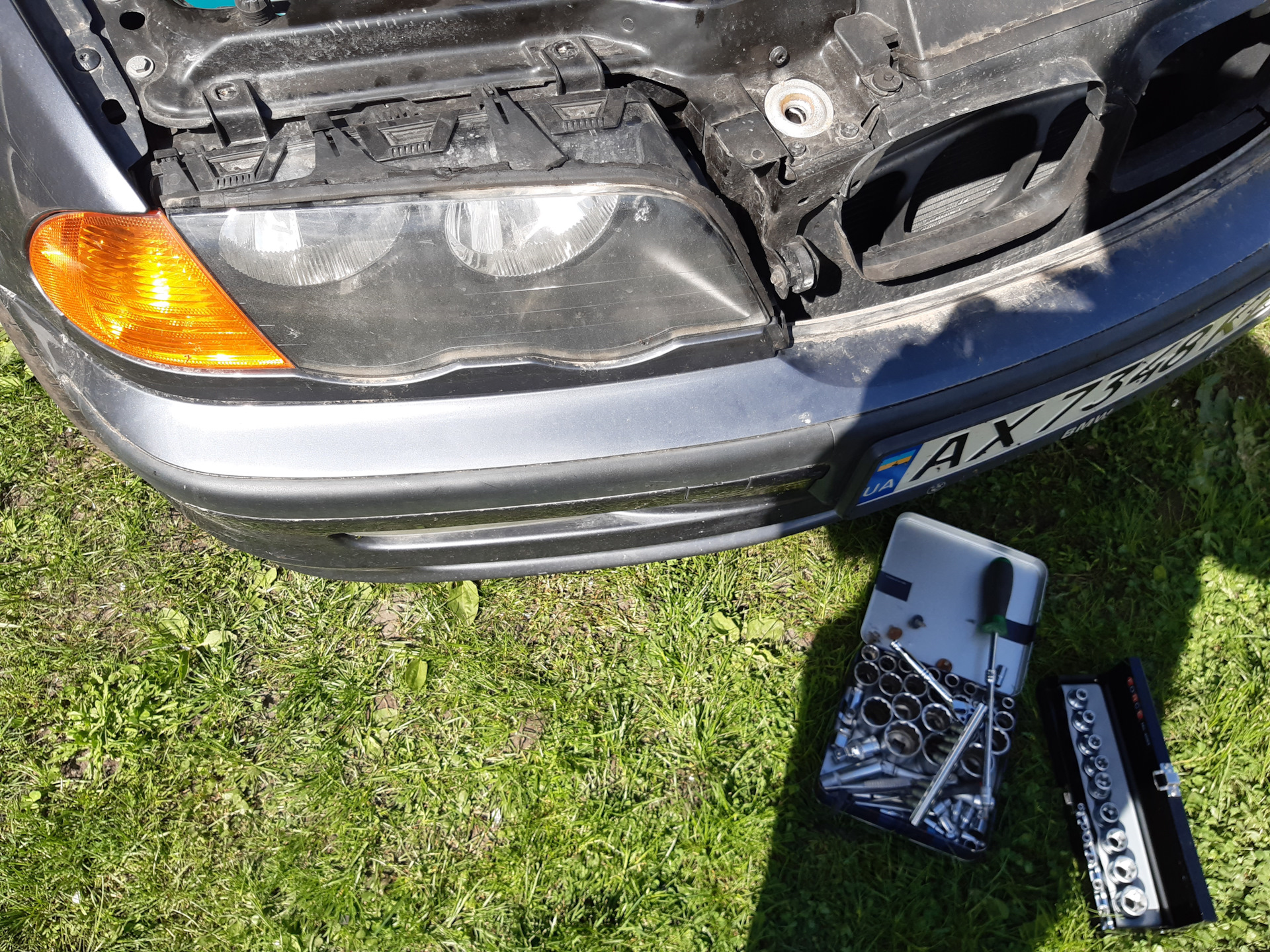 Замена стекол на фарах головного света — BMW 3 series Touring (E46), 2 ...