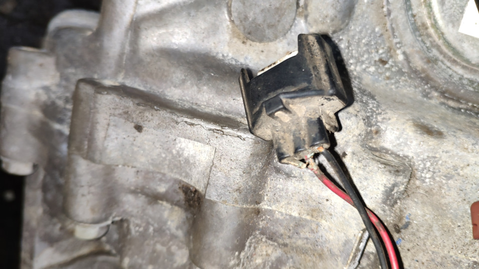 Замена штекера датчика коленвала — Nissan Primera (P12), 1,8 л, 2007 ...
