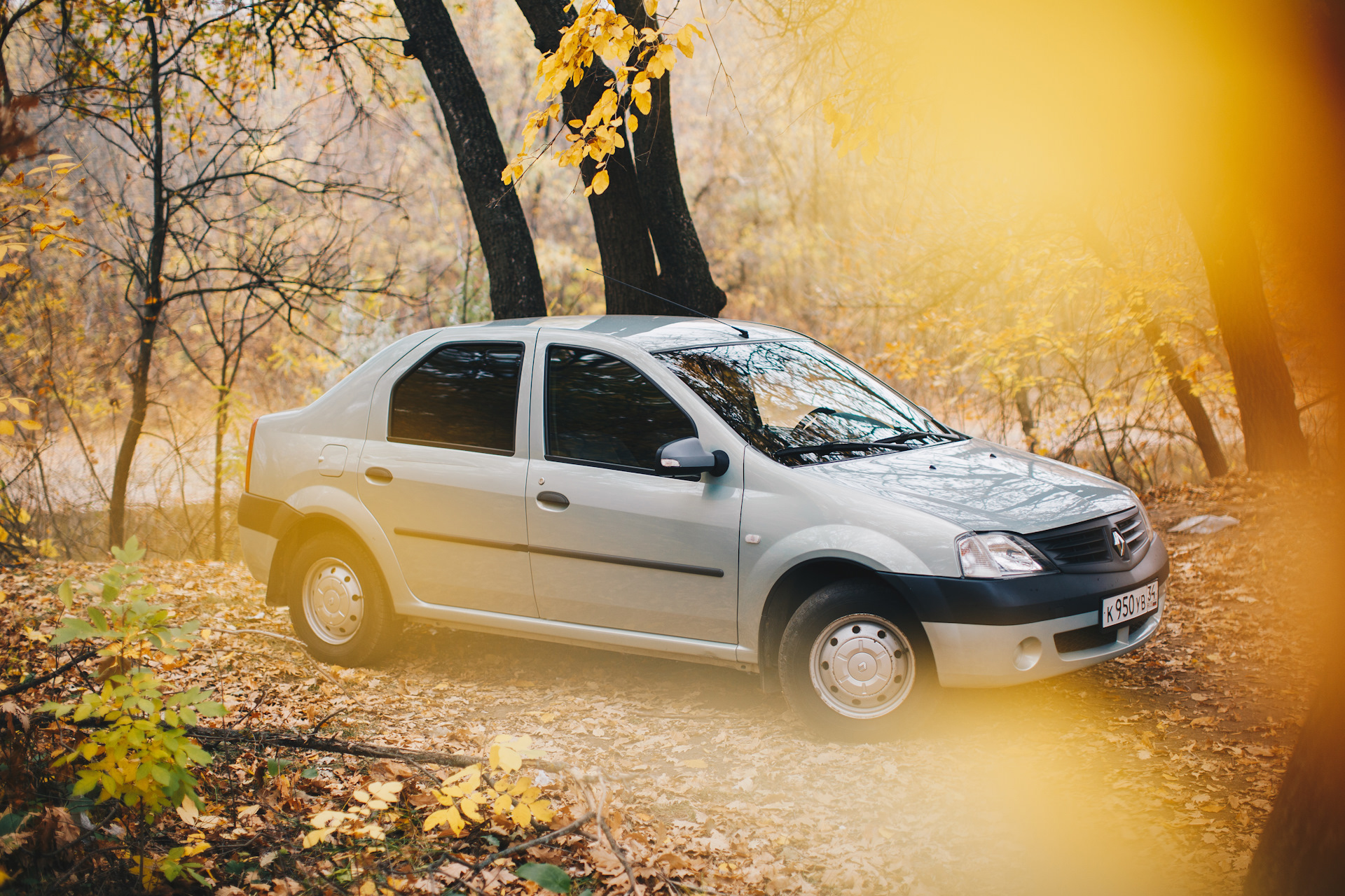 Сколько сил в логане. Рено Логан 1.6. Renault Logan 1. Рено Логан 1. Рено Логан 4.