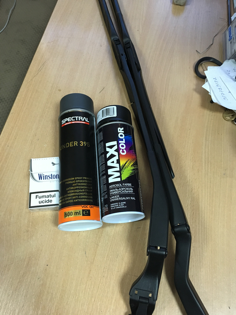 Покраска поводков дворников — BMW 7 series (E32), 3 л, 1991 года ...