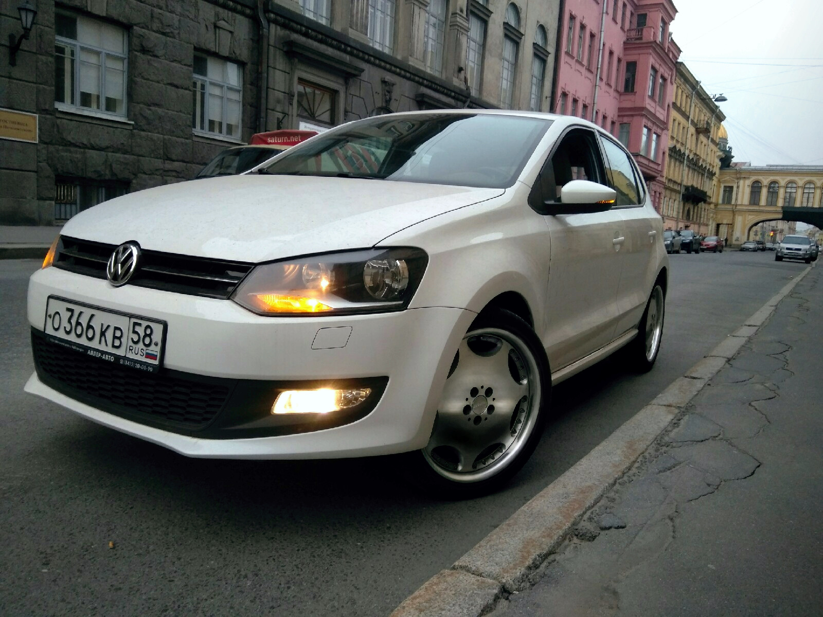 VW Polo r18