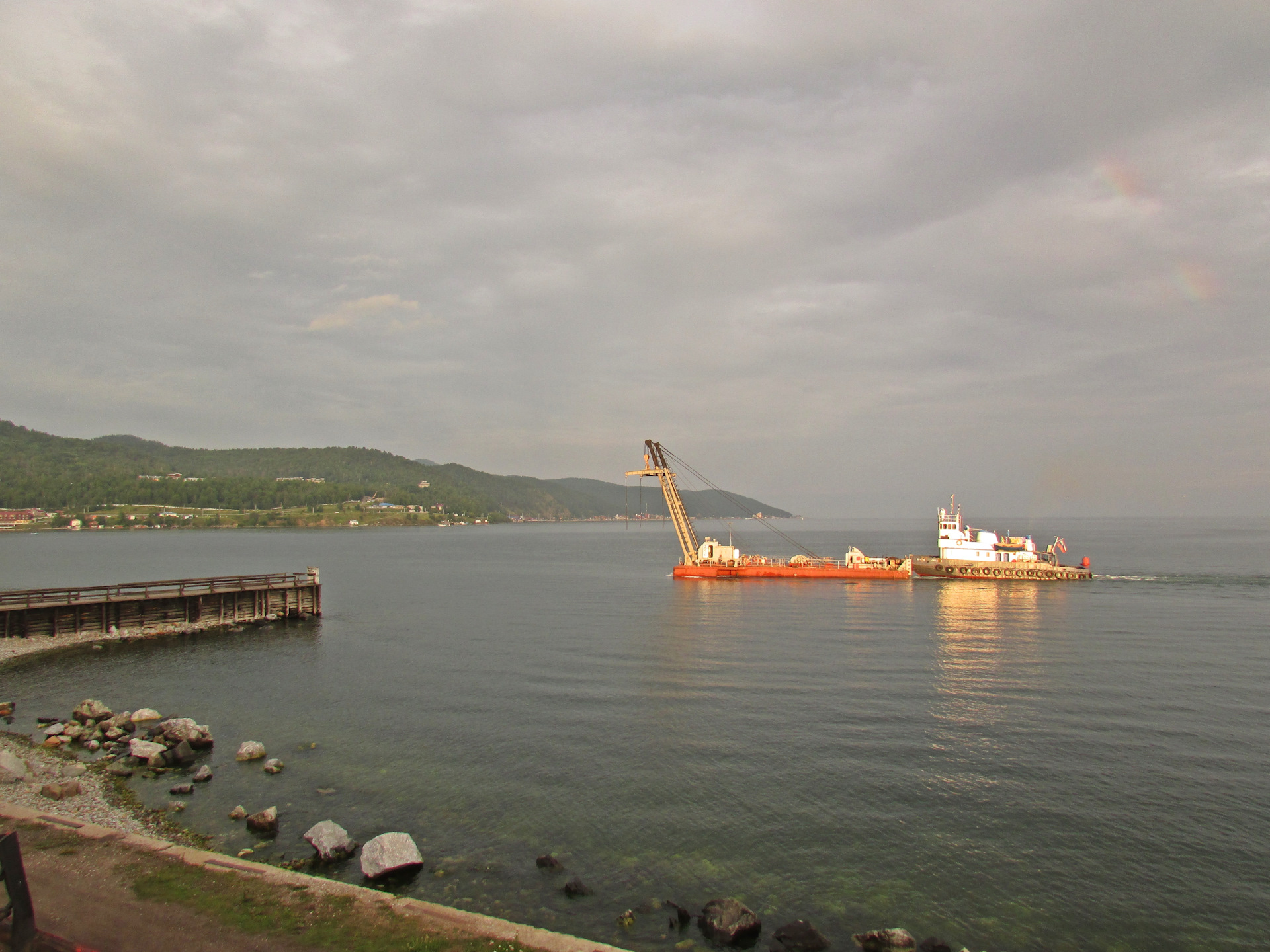 байкал иркутская область. мыс бурхан на байкале. малое озеро байкал. липецк байкал расстояние. озеро байкал бурятия.