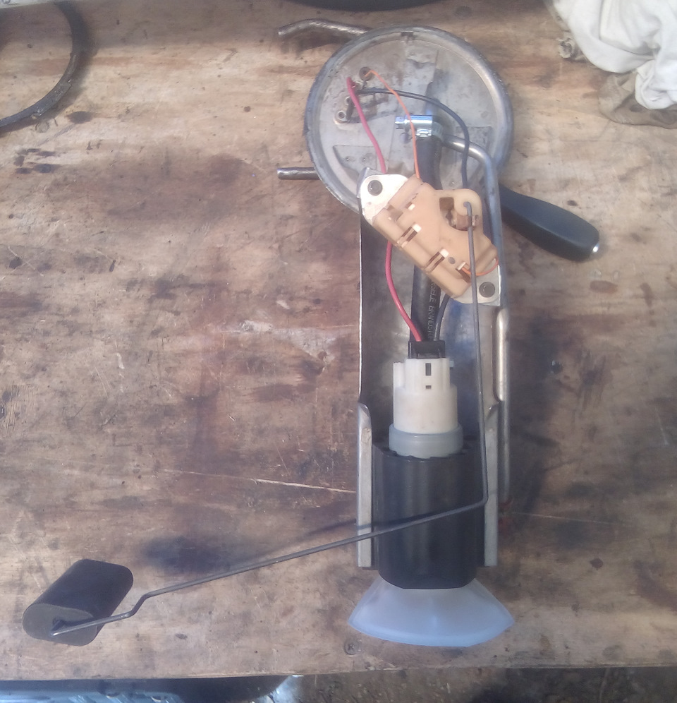 Снятие бака, замена бензонасоса, калибровка датчика уровня топлива ...