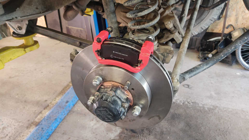 Фото в бортжурнале Suzuki Jimny (1G). Запчасти на фото: Continental Vanco