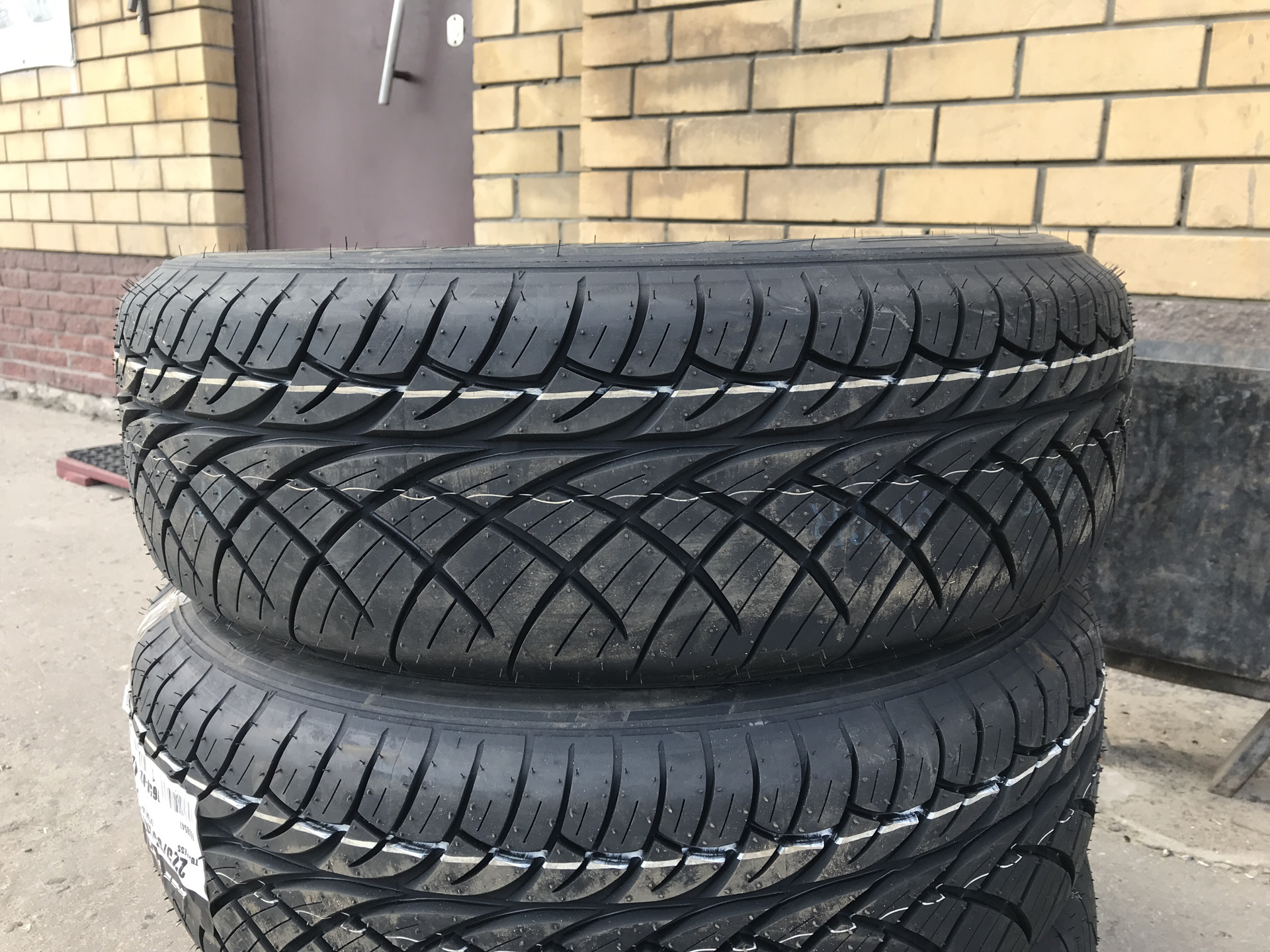 Резина nitto nt420s. Nitto 225/65r17. 225/65 R17 Nitto nt420s 106v. Nitto NT 420. 225/65 R17.