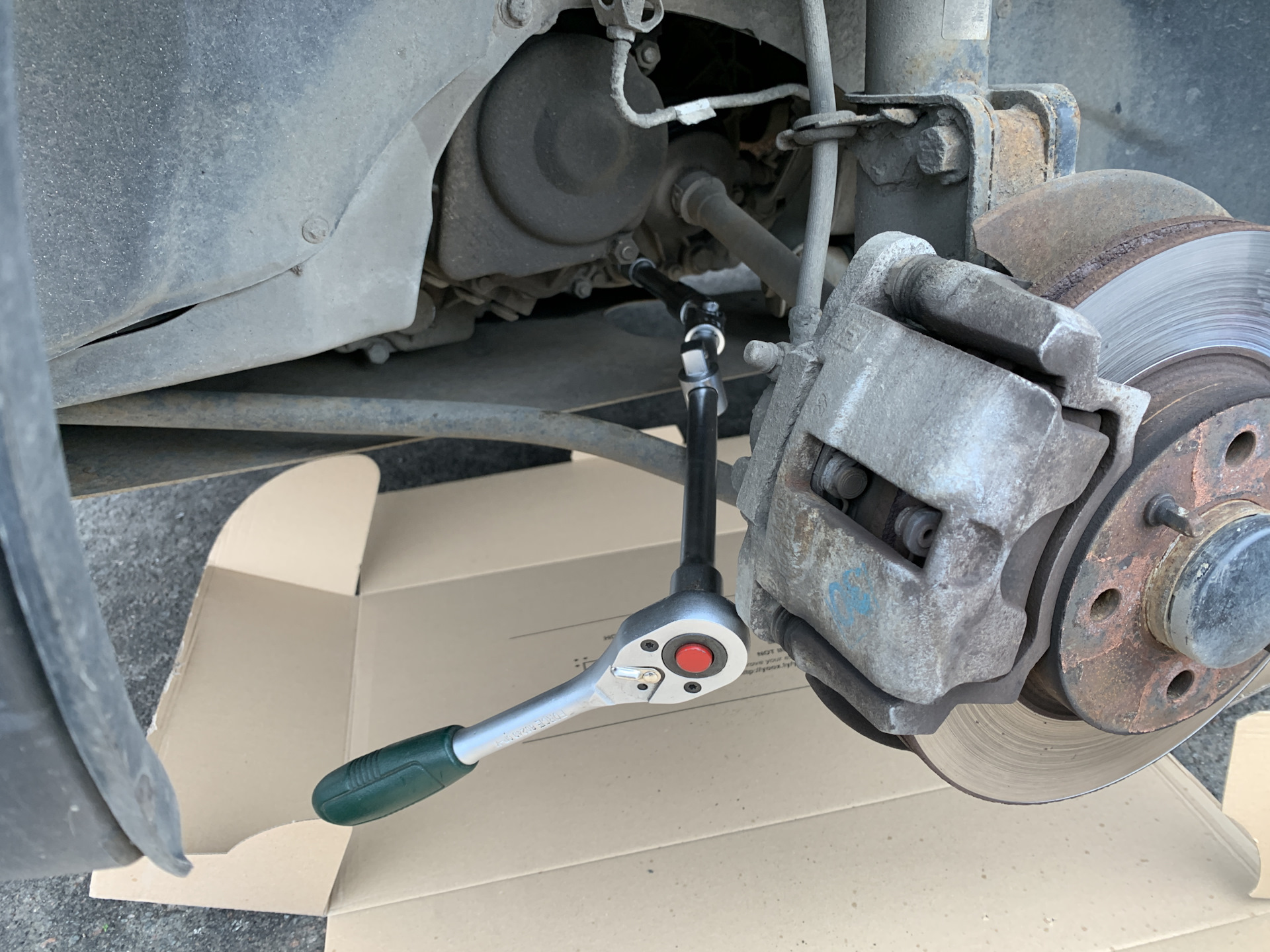 Замена масла в механической коробке передач на ЛУКОЙЛ ATF DX III — Lada ...