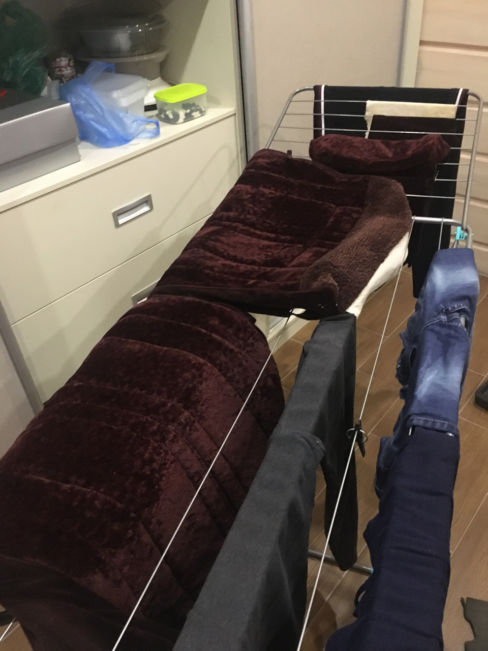 а пахнэ як… вкусна… — Toyota Crown (S120)