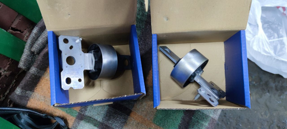 Замена задних сайлентблоков продольных рычагов volvo — Volvo XC60 (1G ...