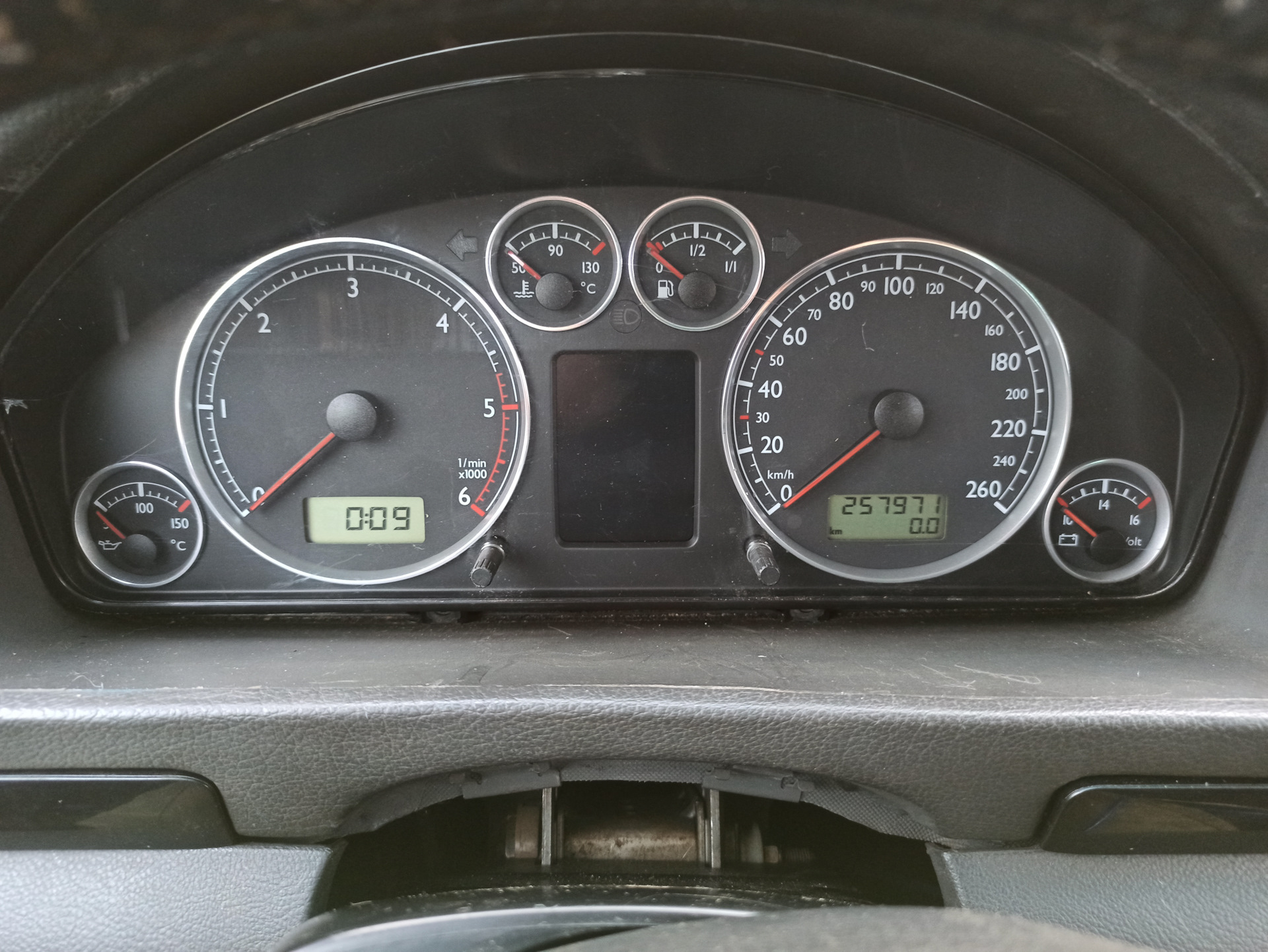 Приборная панель шаран. Фольксваген Шаран приборы. VW Sharan приборная панель. Приборная панель Шаран 1999 года. VW Sharan 1998 г подсветка щитка приборов.