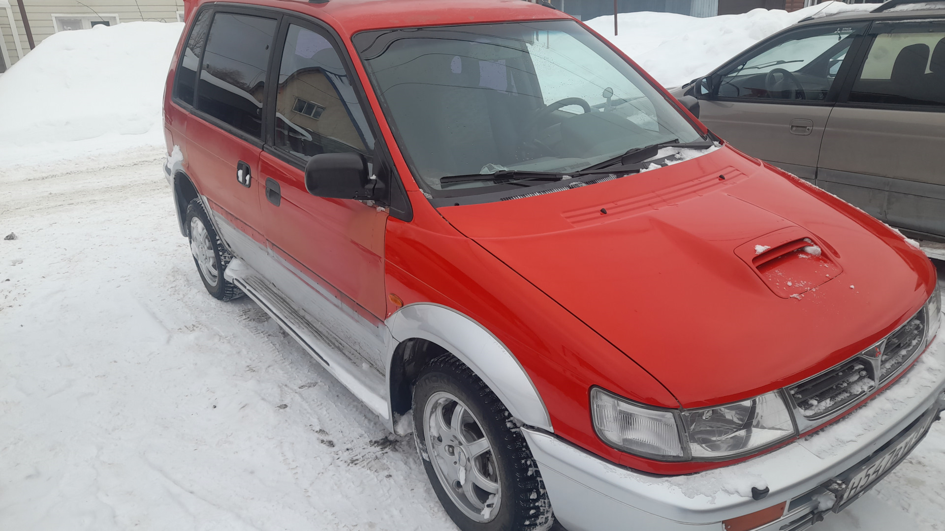 Mitsubishi Space Runner 1.8 бензиновый 1995 | на DRIVE2