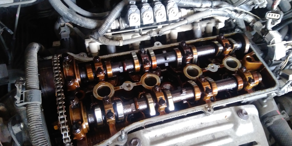 Смена прокладки клапанной крышки и масла — Toyota Kluger, 2,4 л, 2001 ...