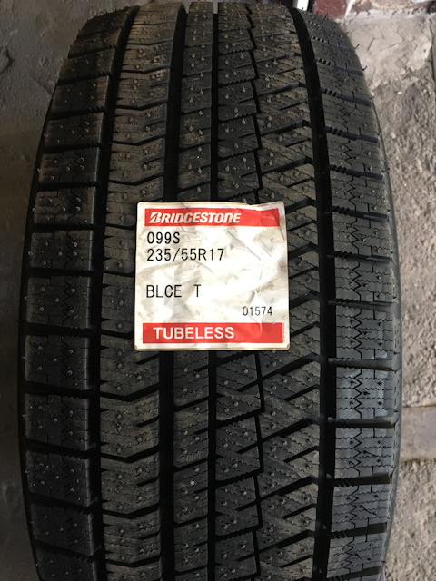 Близак айс. Bridgestone Blizzak Ice. Bridgestone 245/40r19 98t XL Blizzak Ice TL. Bridgestone Blizzak Ice 205/55 r16. Шины Бриджстоун близак айс r16.