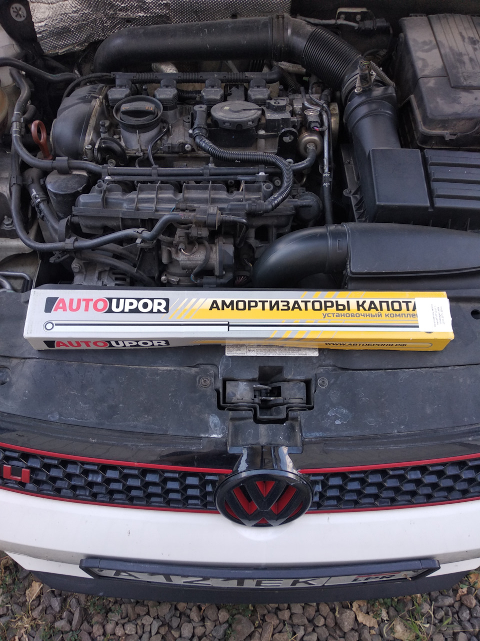 Упоры капота Autoupor — Volkswagen Jetta VI, 2 л, 2012 года | тюнинг ...