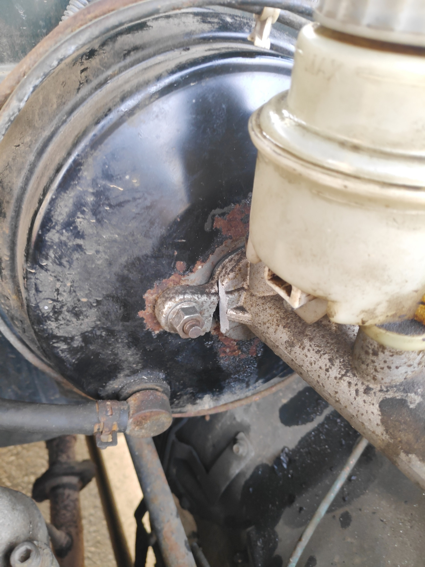 фиксатор толкателя главного цилиндра муфта. поломка главного цилиндра. ваз 2126 ода ремкомплект главный тормозной цилиндр. главный цилиндр сцепления 2107. главный тормозной цилиндр под капотом.