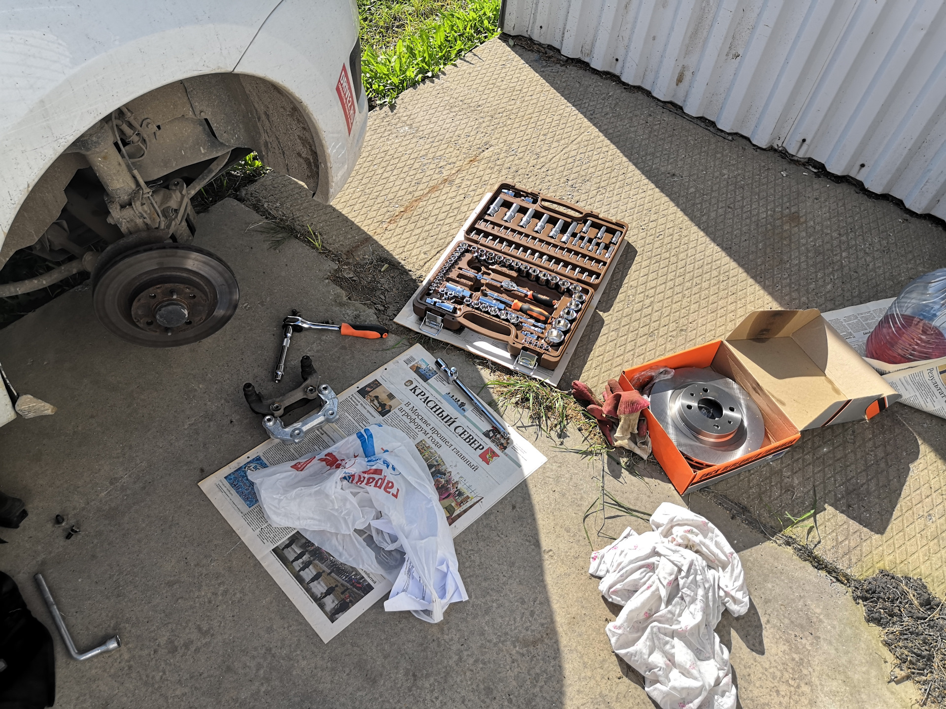 Замена тормозных дисков и колодок, новый КРАБ, взамен павшего в ...