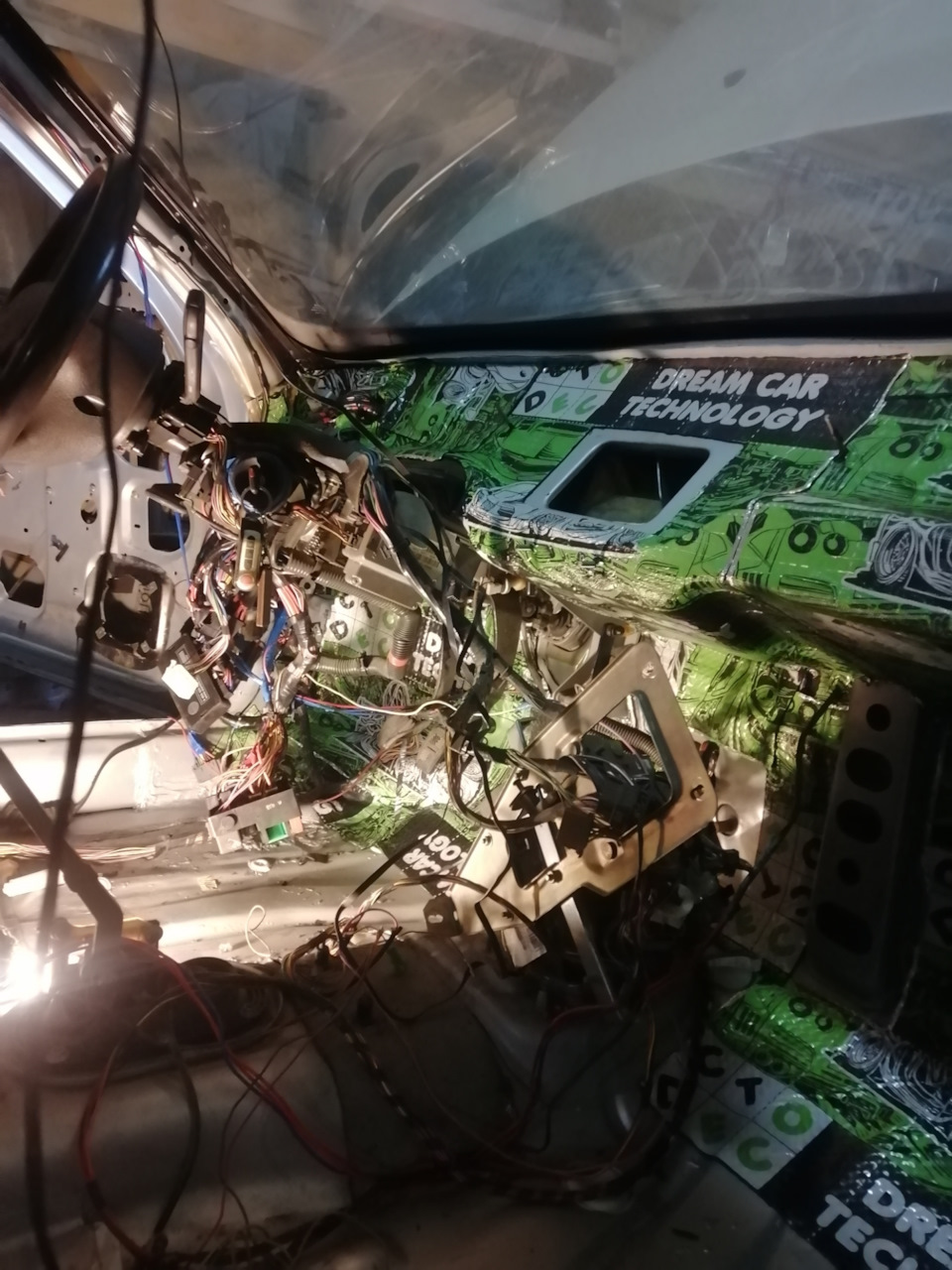 Шумоизоляция моторного щита — Lada Приора седан, 1,6 л, 2007 года ...