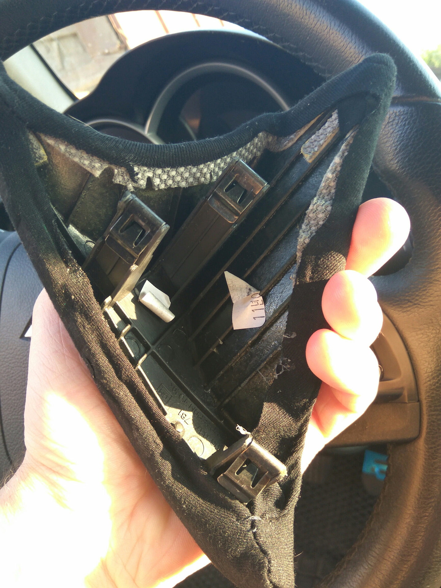 Где можно спрятать телефон в ванной