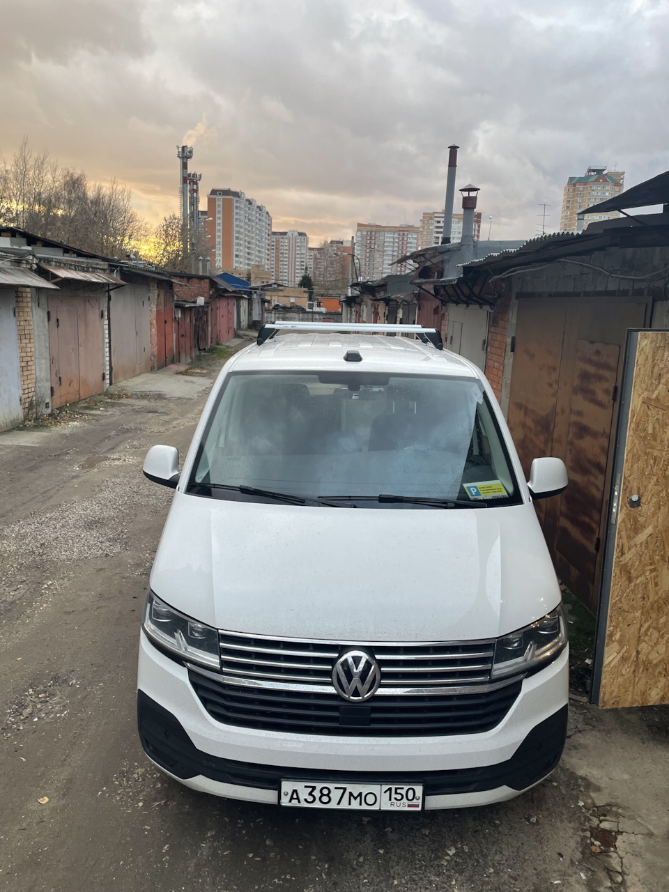 Поперечины на крышу — Volkswagen Caravelle (T6.1), 2 л, 2021 года | визит  на сервис | DRIVE2