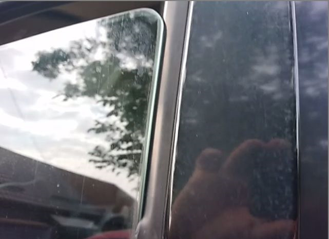 Люфт стекла водительской двери . — Ford Expedition (1G), 5,4 л, 1997 ...