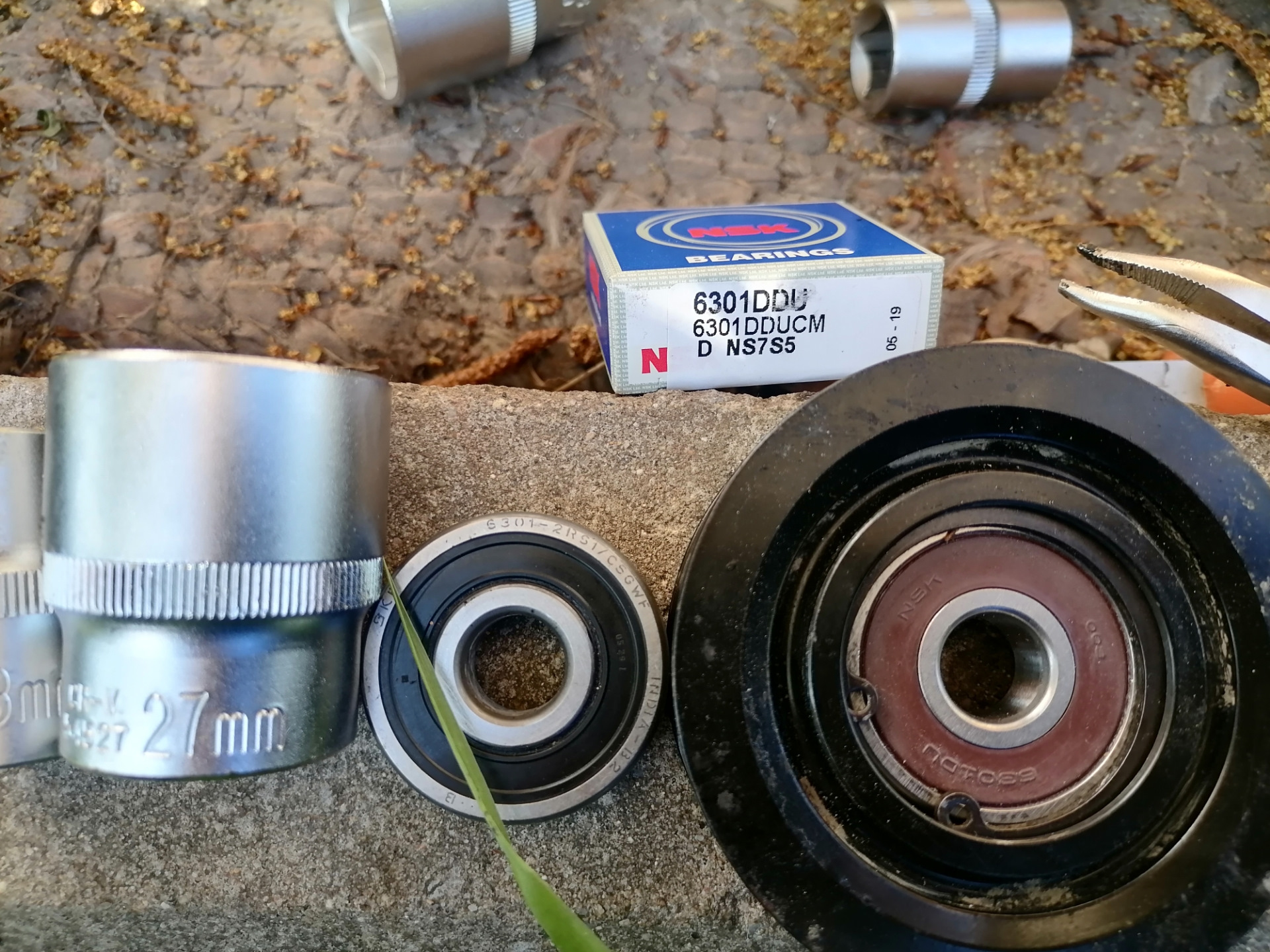 Натяжной ролик обводного ремня — Toyota Mark II Blit, 2 л, 2005 года ...