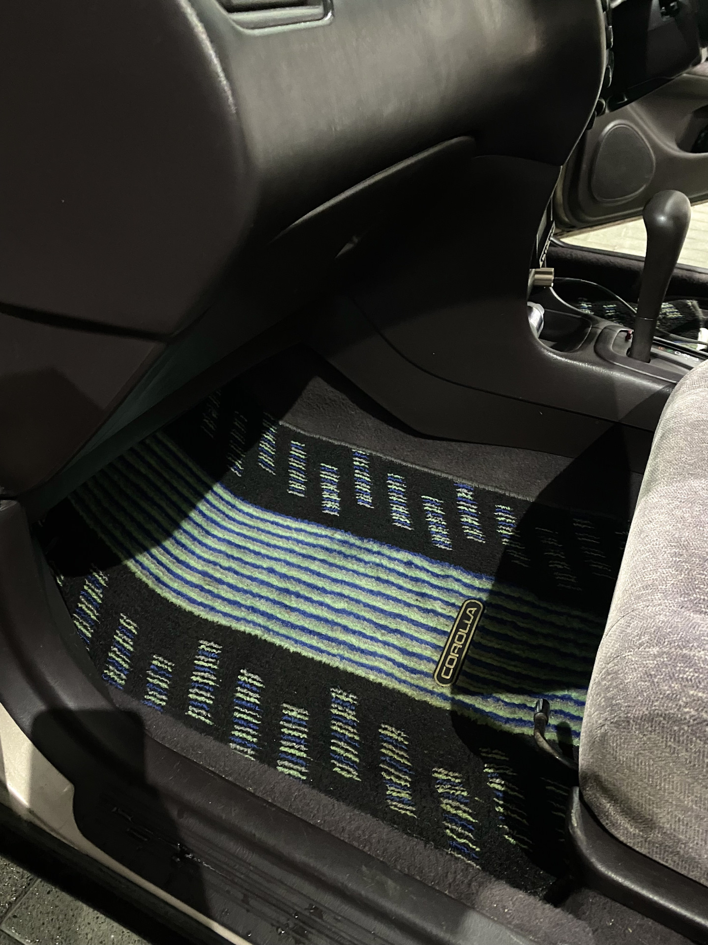 Еще одна очень приятная мелочь — ковры — Toyota Corolla (100), 1,6 л ...