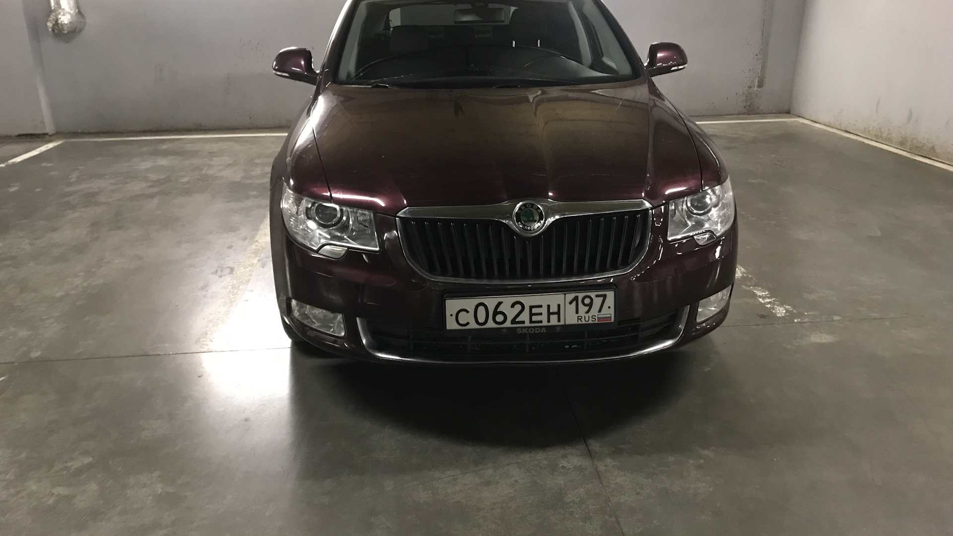 Skoda Superb Mk2 1.8 бензиновый 2010 | Бордовый на DRIVE2