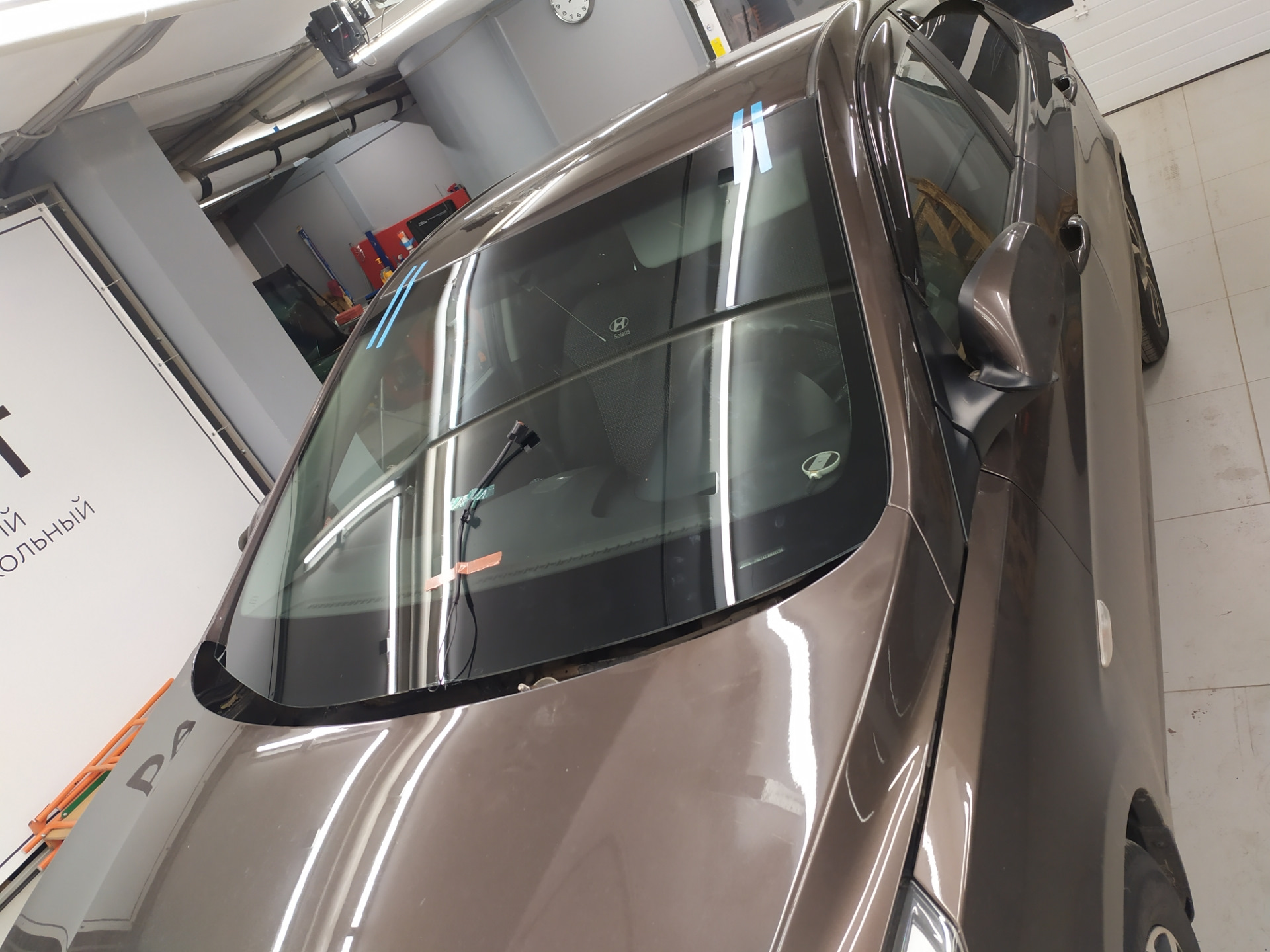 Замена лобового. — Hyundai Solaris, 1,4 л, 2016 года | другое | DRIVE2