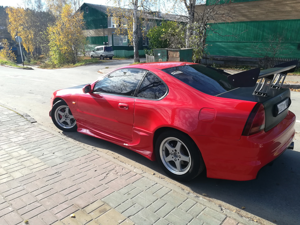 Машина Honda Prelude