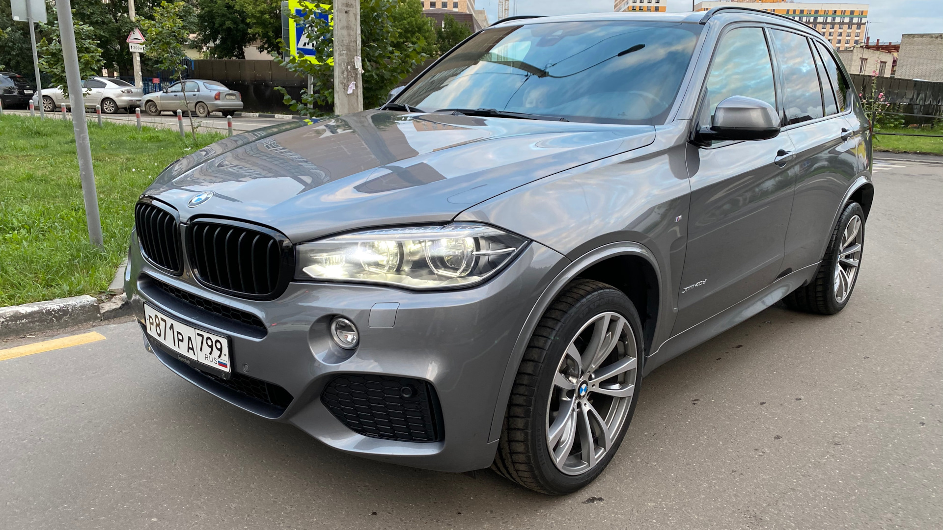 БМВ х5 f15 дизель. BMW f15 м пакет. БМВ х5 f15 40d. X5 xdrive40d.